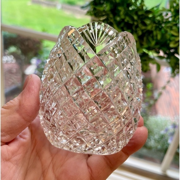 VINTAGE, BOHEMIAN LEAD CRYSTAL VASE. MADE IN CZECHOSLOVAKIA. 3 1/8”W X 3 1/2”H - Picture 1 of 8